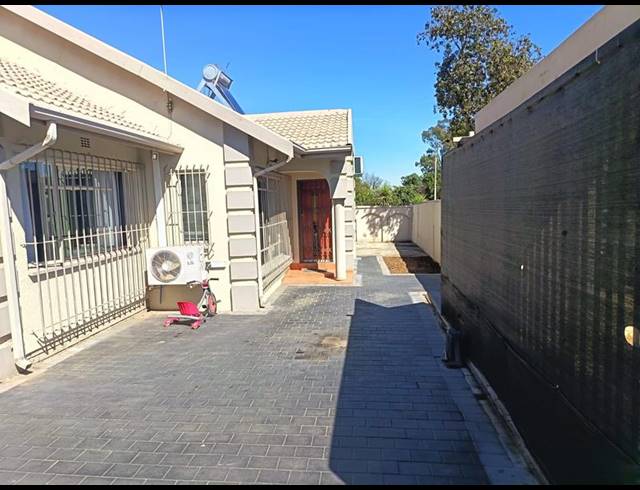 3 BEDROOM HOUSE FOR SALE IN BRACKENDOWNS